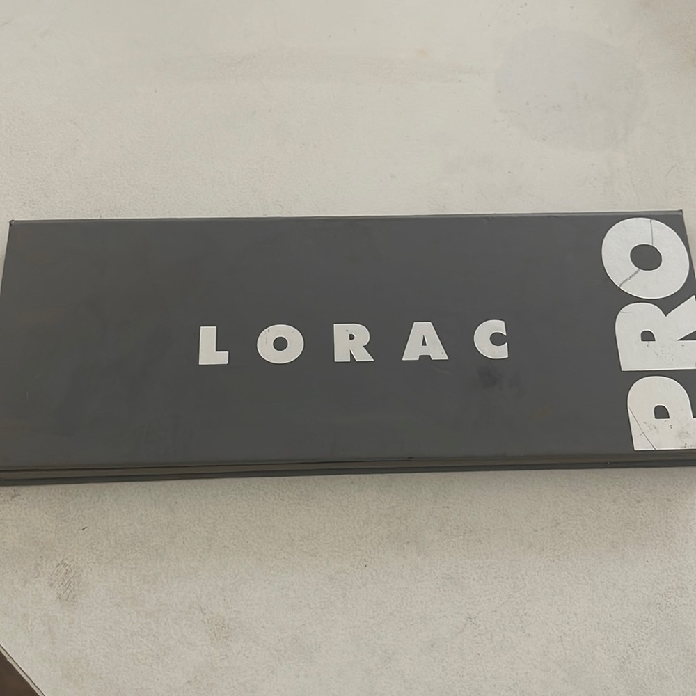 LORAC PRO eyeshadow palette
